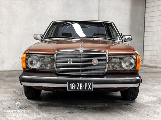 Mercedes-Benz 300CD C123 80pk 1979, 18-ZB-PX