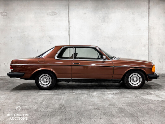 Mercedes-Benz 300CD C123 80pk 1979, 18-ZB-PX