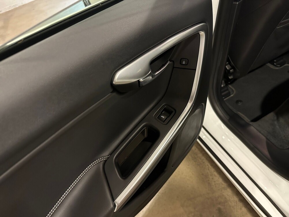 Volvo V60 Business Sport 2.0 D4 190pk 2018 -Orig. NL-, TL-707-B