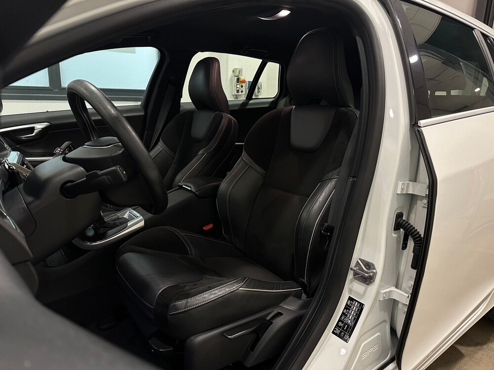 Volvo V60 Business Sport 2.0 D4 190pk 2018 -Orig. NL-, TL-707-B