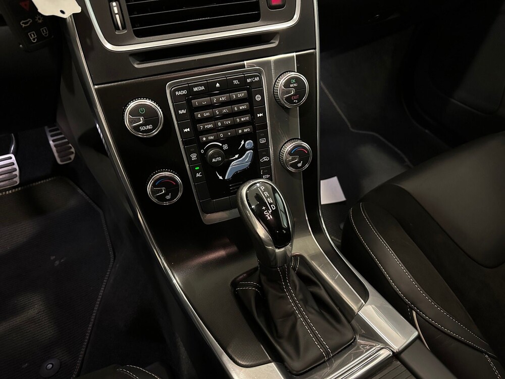 Volvo V60 Business Sport 2.0 D4 190pk 2018 -Orig. NL-, TL-707-B