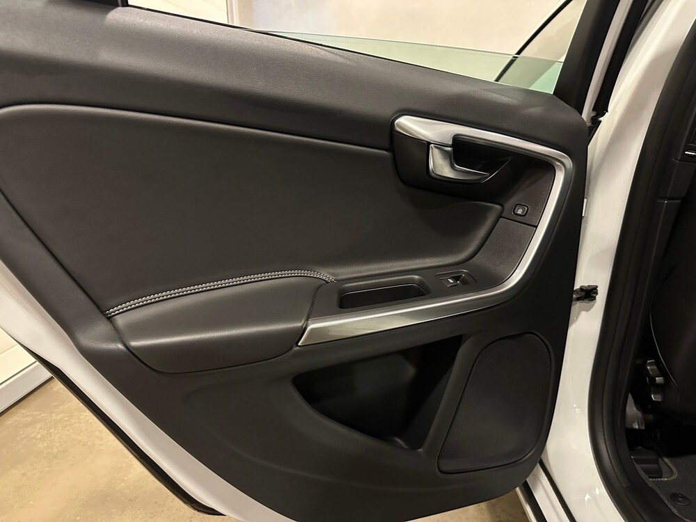 Volvo V60 Business Sport 2.0 D4 190pk 2018 -Orig. NL-, TL-707-B