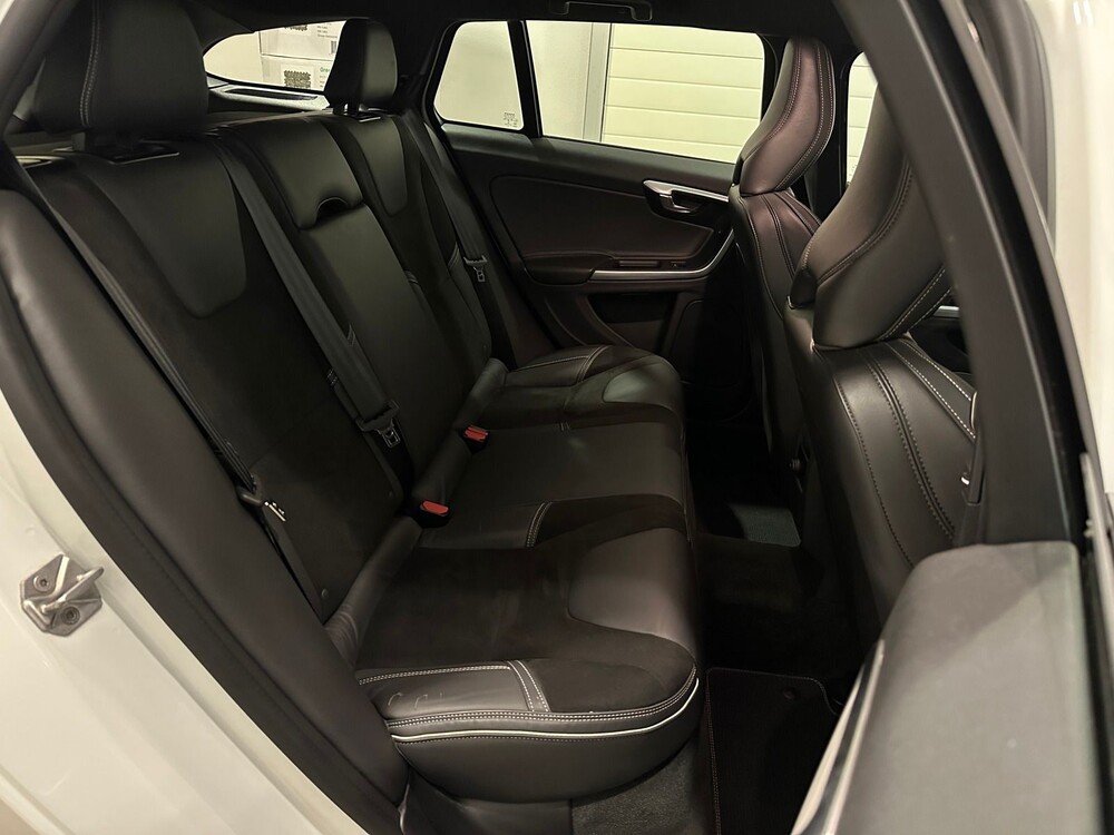 Volvo V60 Business Sport 2.0 D4 190pk 2018 -Orig. NL-, TL-707-B