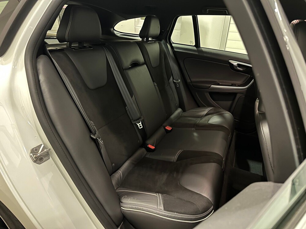 Volvo V60 Business Sport 2.0 D4 190pk 2018 -Orig. NL-, TL-707-B