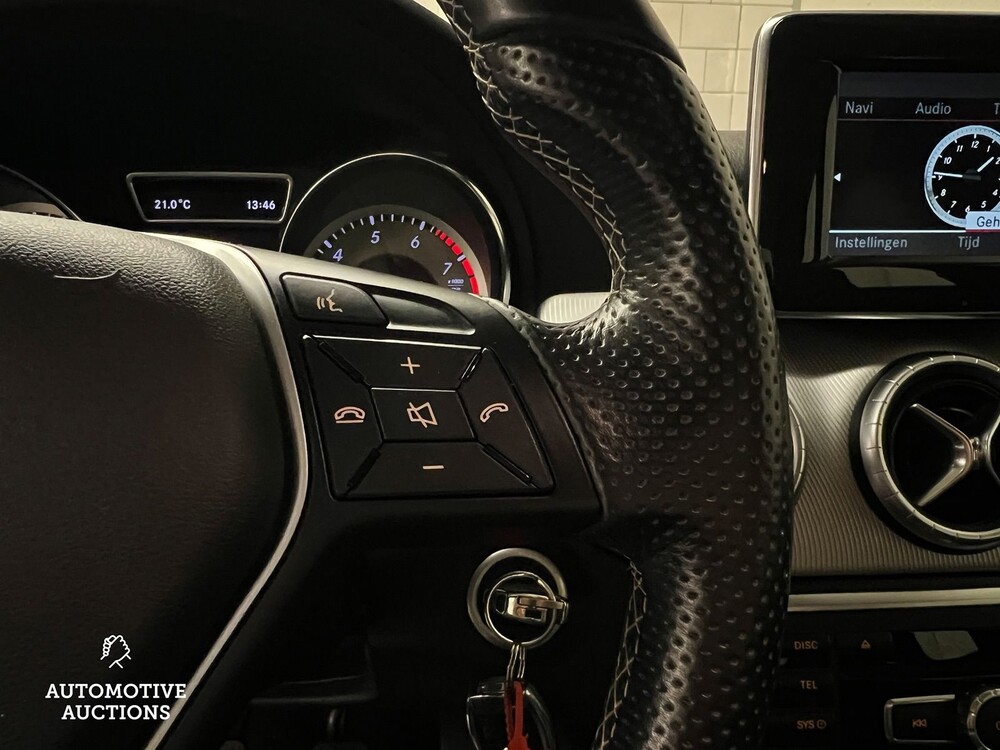 Mercedes-Benz CLA180 Ambition 122pk 2013 CLA-Klasse -Orig. NL-, 7-SNK-32