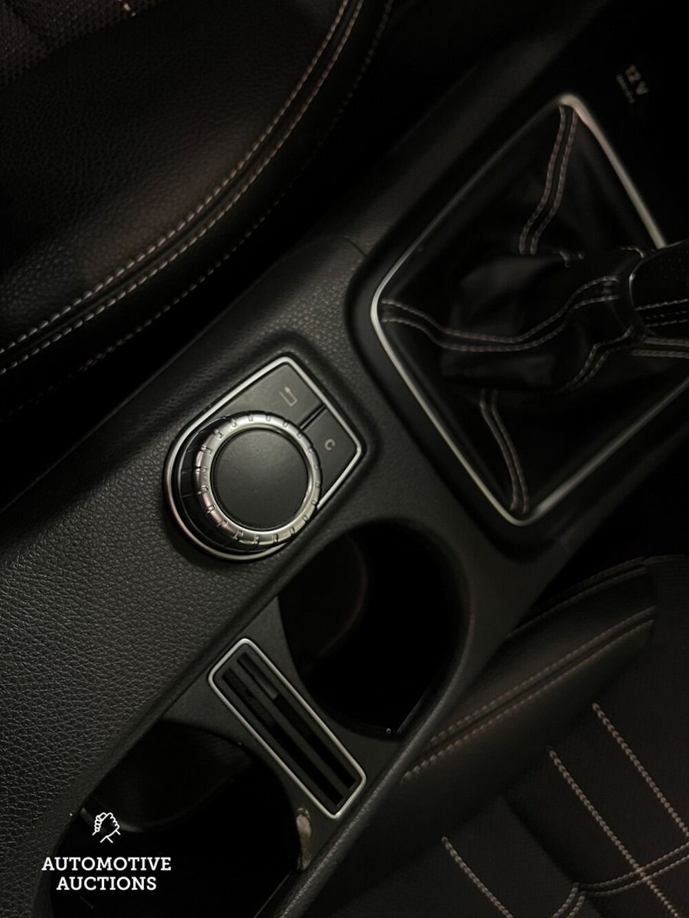 Mercedes-Benz CLA180 Ambition 122pk 2013 CLA-Klasse -Orig. NL-, 7-SNK-32