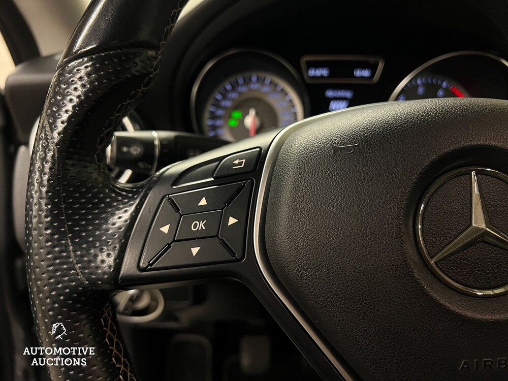 Mercedes-Benz CLA180 Ambition 122pk 2013 CLA-Klasse -Orig. NL-, 7-SNK-32