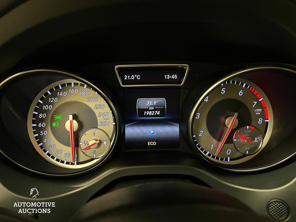 Mercedes-Benz CLA180 Ambition 122pk 2013 CLA-Klasse -Orig. NL-, 7-SNK-32