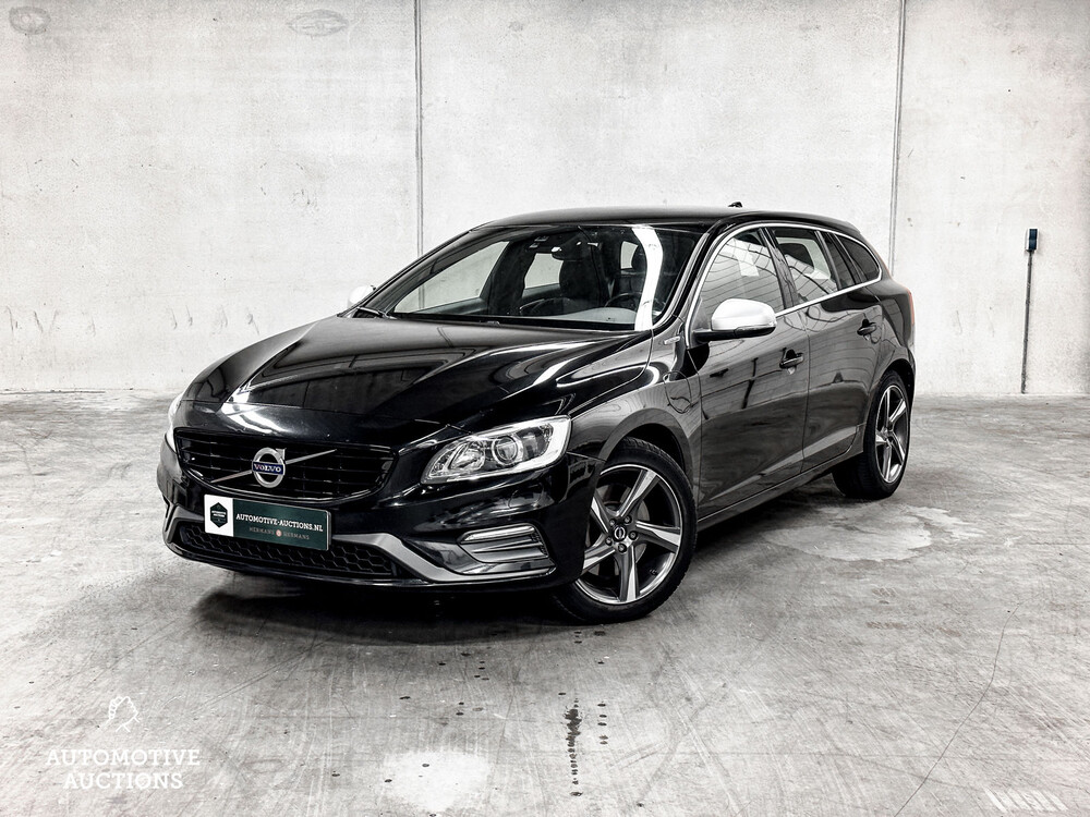 Volvo V60 R-Design 2.4 D6 Twin Engine 220pk 2015 -Orig. NL-, GJ-646-L