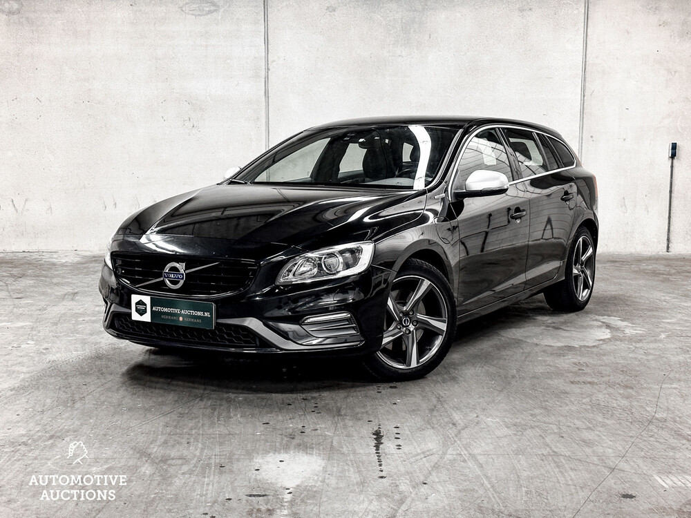 Volvo V60 R-Design 2.4 D6 Twin Engine 220pk 2015 -Orig. NL-, GJ-646-L