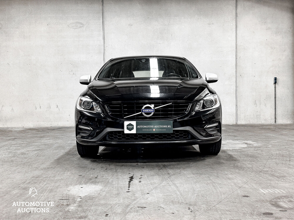 Volvo V60 R-Design 2.4 D6 Twin Engine 220pk 2015 -Orig. NL-, GJ-646-L