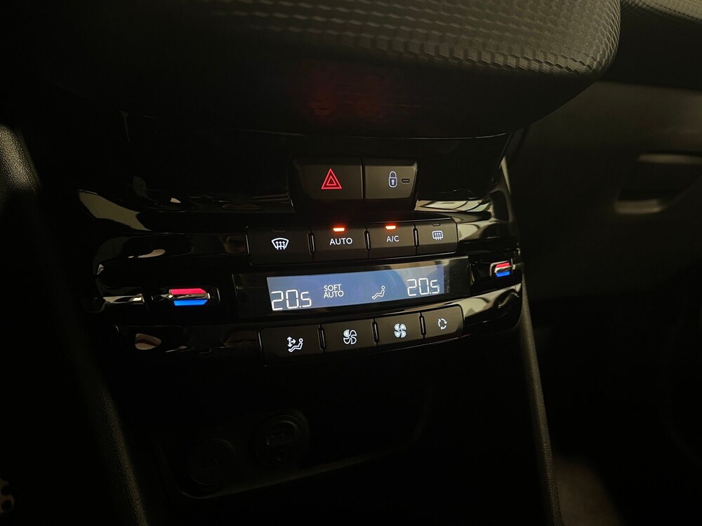 Peugeot 208 GT-line 1.2 PureTech 110pk 2016, L-188-DJ