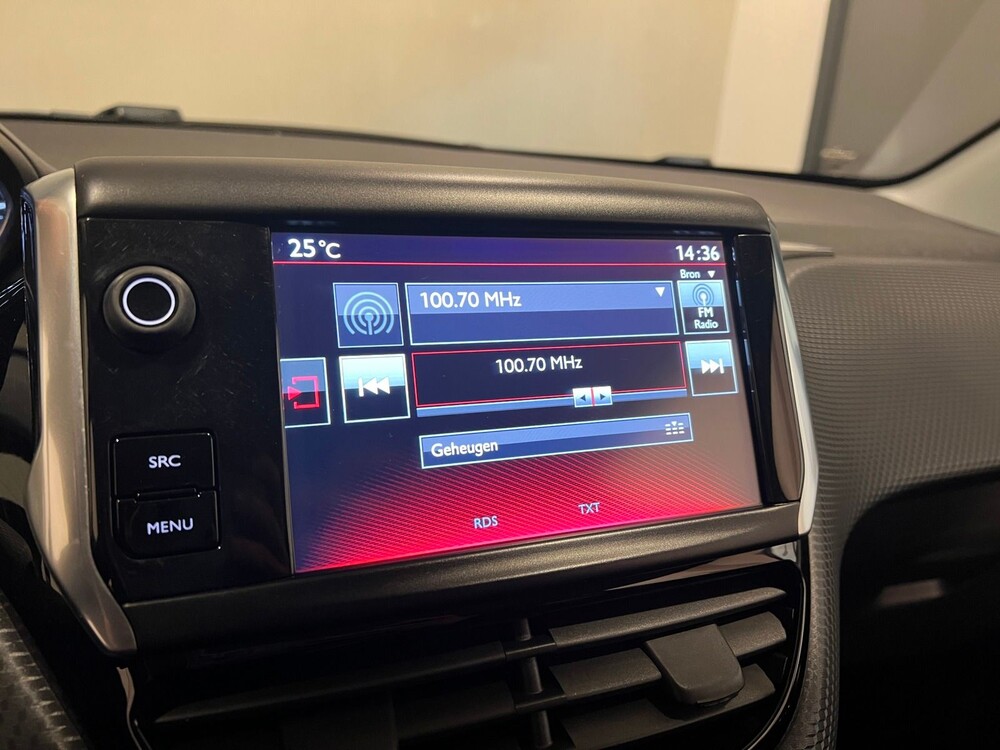 Peugeot 208 GT-line 1.2 PureTech 110pk 2016, L-188-DJ