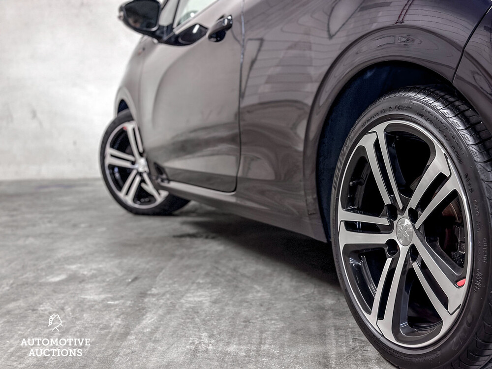 Peugeot 208 GT-line 1.2 PureTech 110pk 2016, L-188-DJ