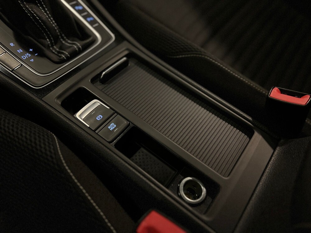 Volkswagen Golf 7 TSI Highline Cup Edition 105pk 2014, G-905-JT