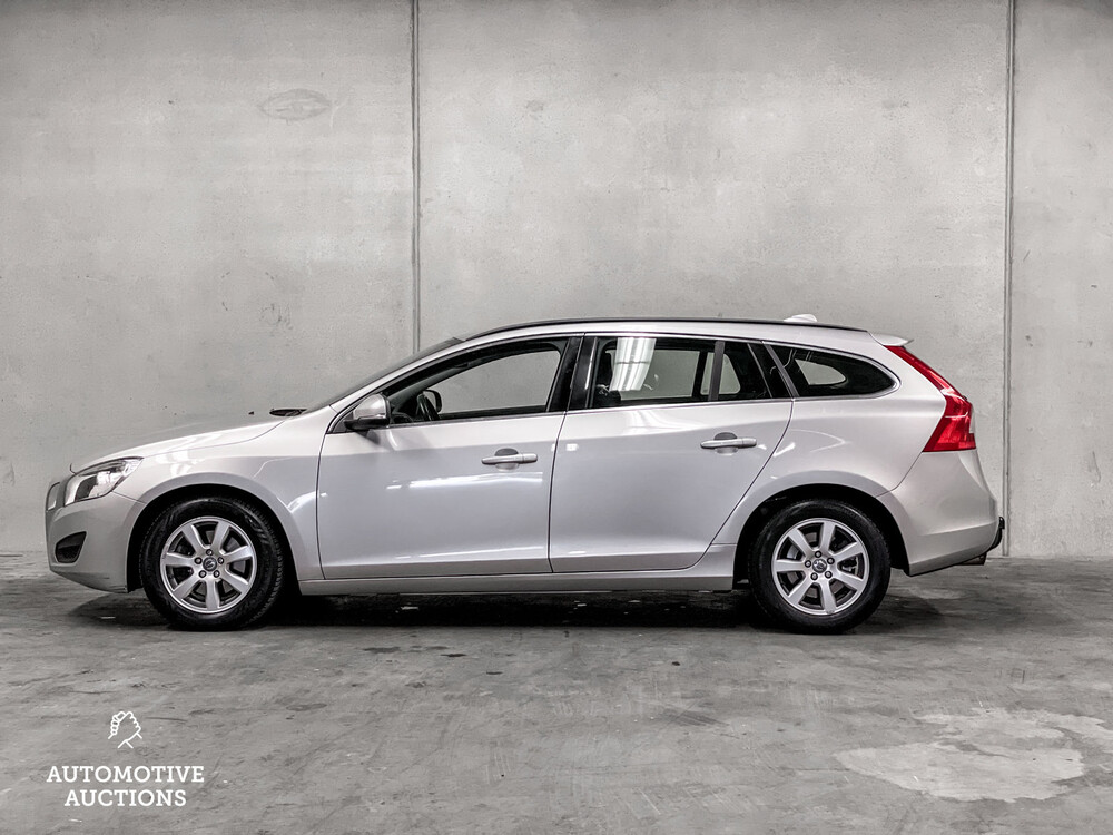 Volvo V60 2.0 D3 5-cylinder Momentum 163hp 2011, 10-XRX-7