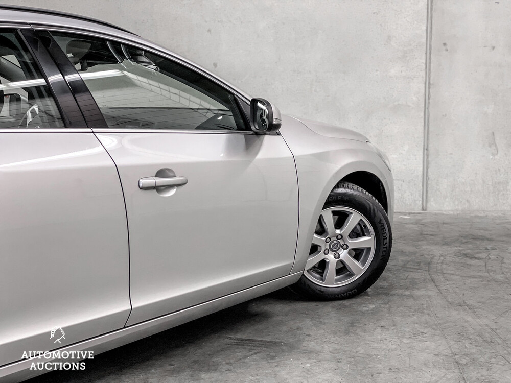 Volvo V60 2.0 D3 5-cylinder Momentum 163hp 2011, 10-XRX-7