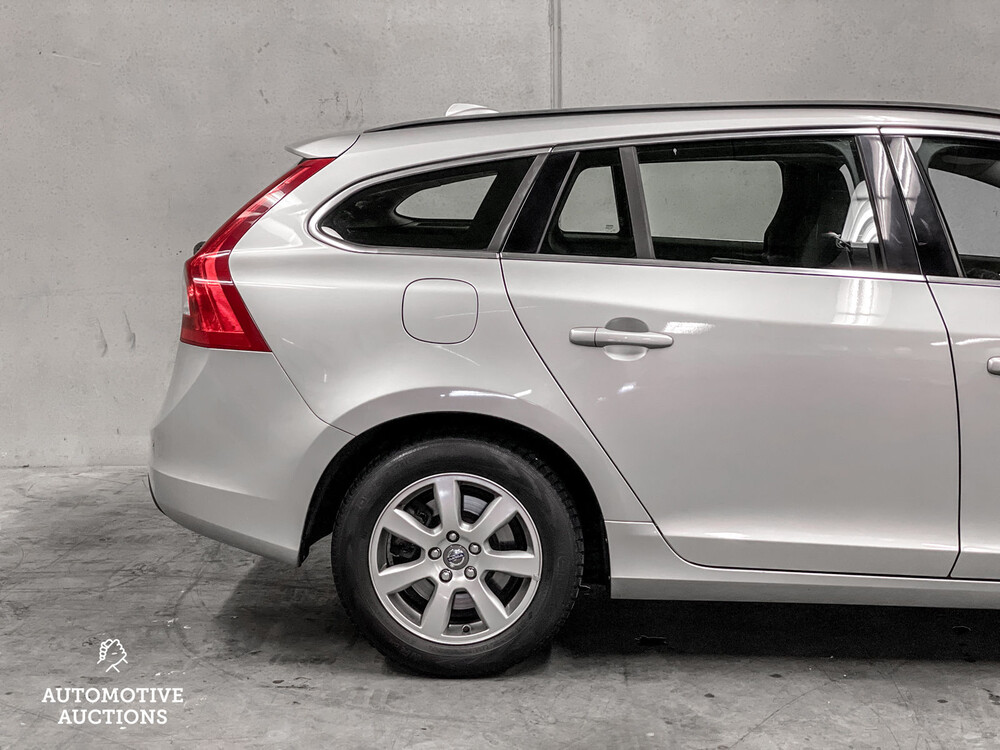 Volvo V60 2.0 D3 5-cylinder Momentum 163hp 2011, 10-XRX-7