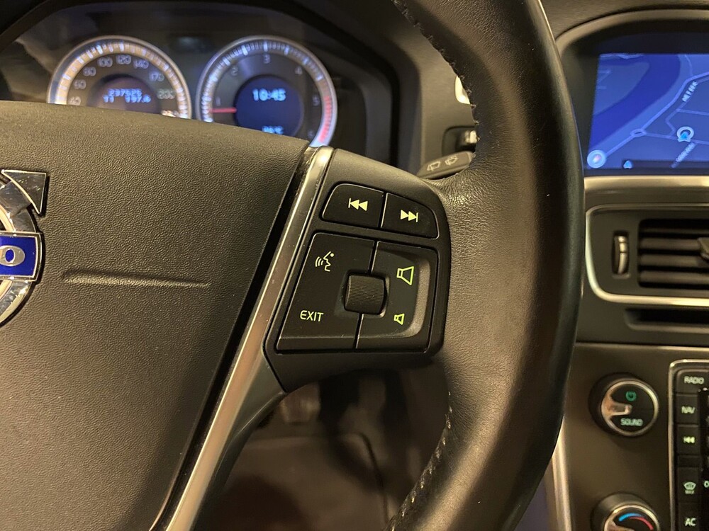 Volvo V60 2.0 D3 5-cylinder Momentum 163hp 2011, 10-XRX-7