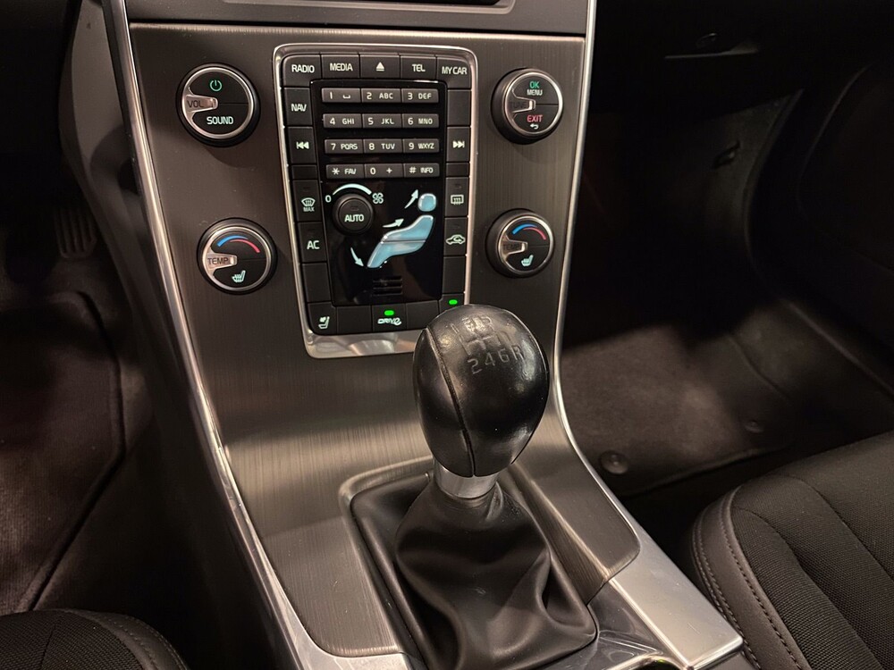 Volvo V60 2.0 D3 5-cylinder Momentum 163hp 2011, 10-XRX-7