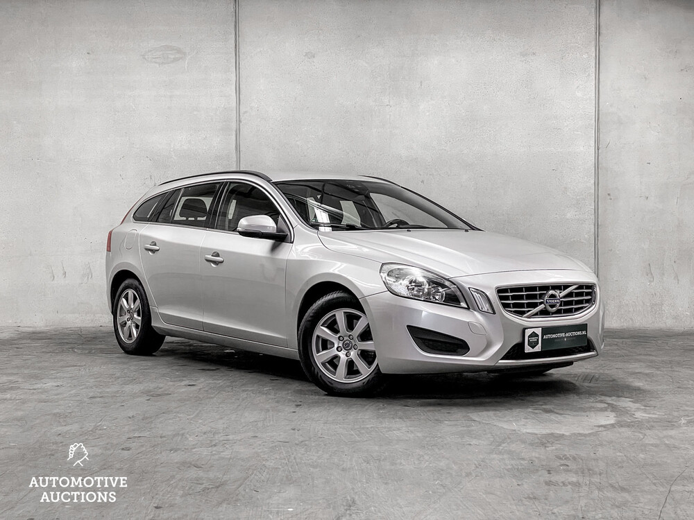 Volvo V60 2.0 D3 5-cylinder Momentum 163hp 2011, 10-XRX-7