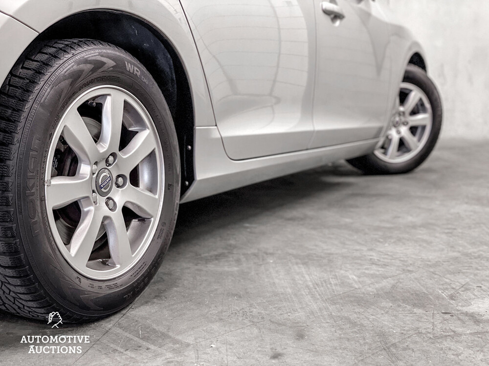 Volvo V60 2.0 D3 5-cylinder Momentum 163hp 2011, 10-XRX-7