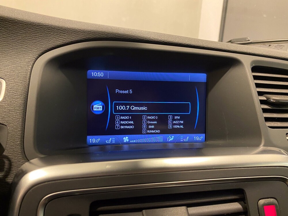 Volvo V60 2.0 D3 5-cylinder Momentum 163hp 2011, 10-XRX-7