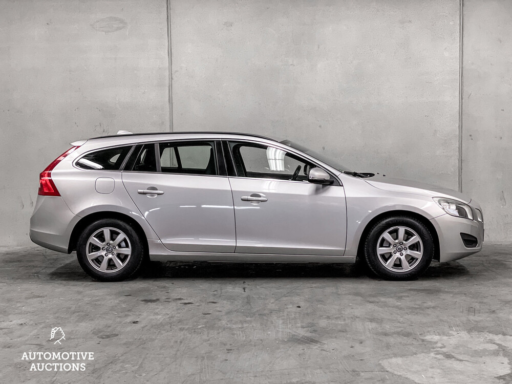 Volvo V60 2.0 D3 5-cylinder Momentum 163hp 2011, 10-XRX-7