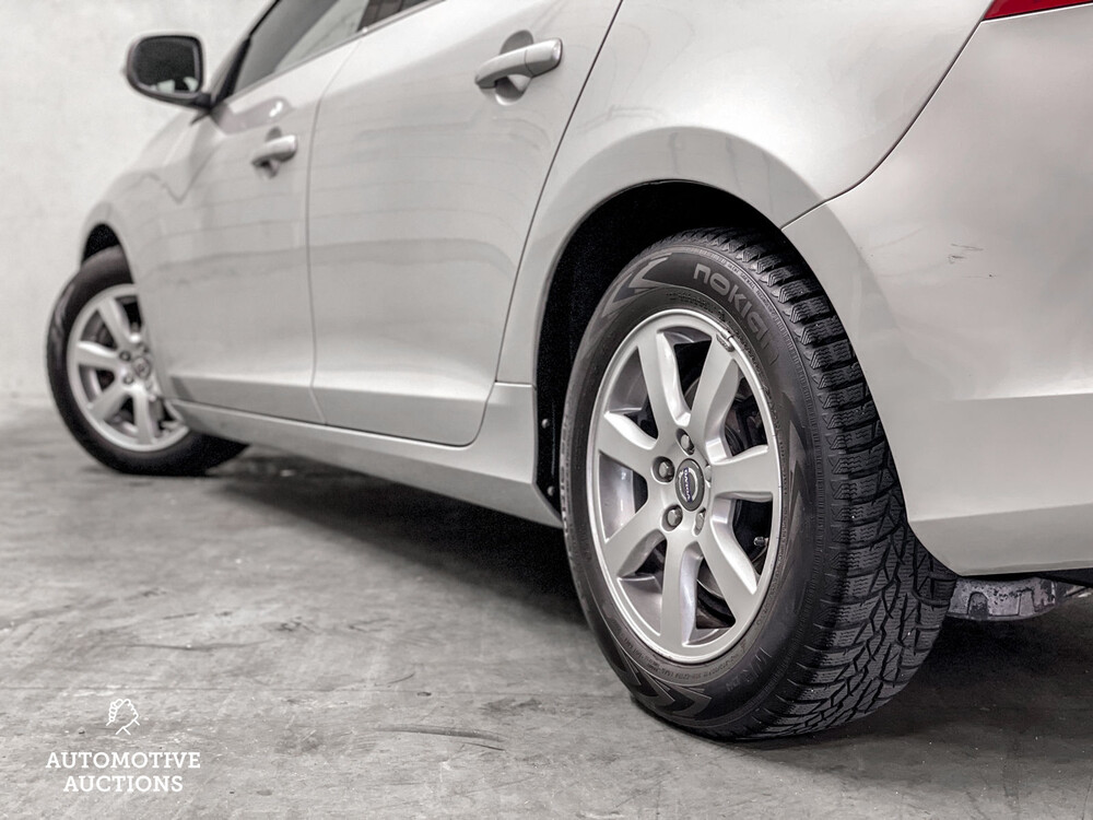 Volvo V60 2.0 D3 5-cylinder Momentum 163hp 2011, 10-XRX-7