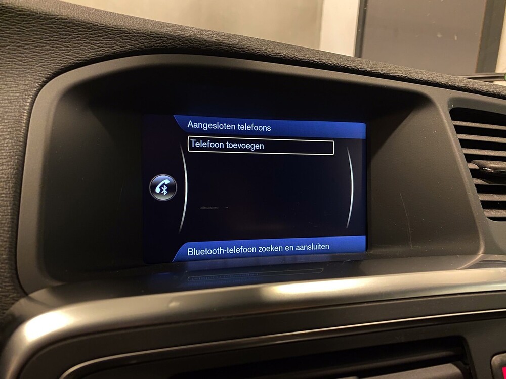 Volvo V60 2.0 D3 5-cylinder Momentum 163hp 2011, 10-XRX-7