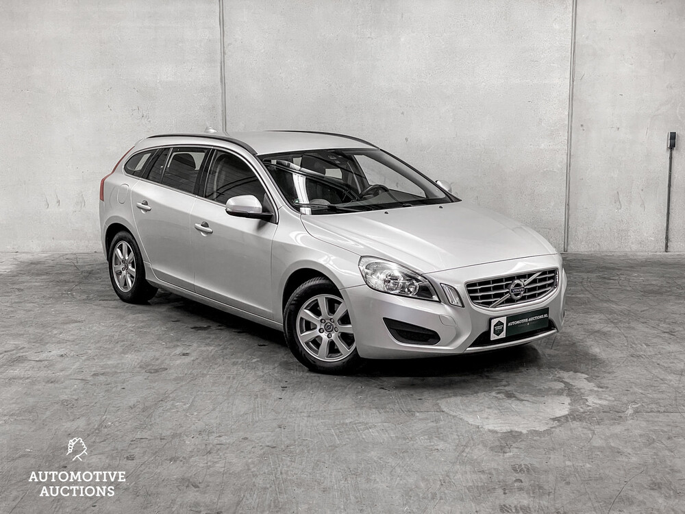Volvo V60 2.0 D3 5-cylinder Momentum 163hp 2011, 10-XRX-7
