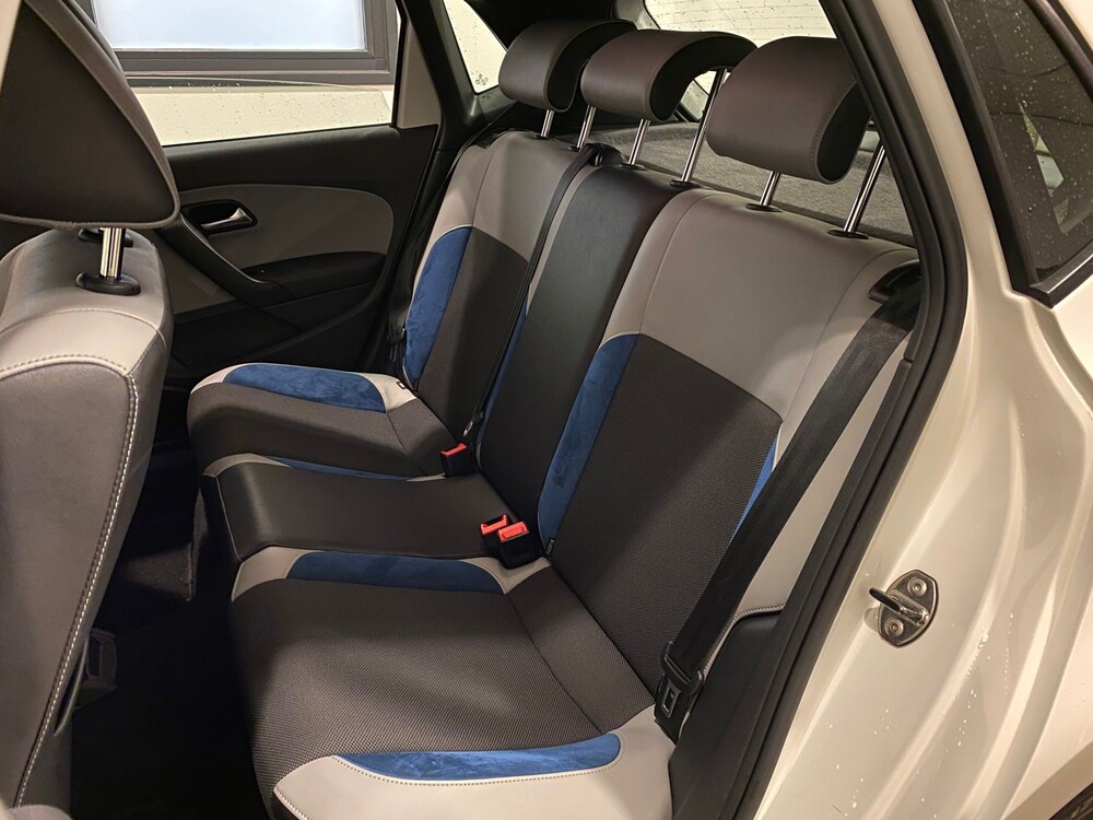 Volkswagen Polo TSI Blue GT 140pk 2013, TF-725-J