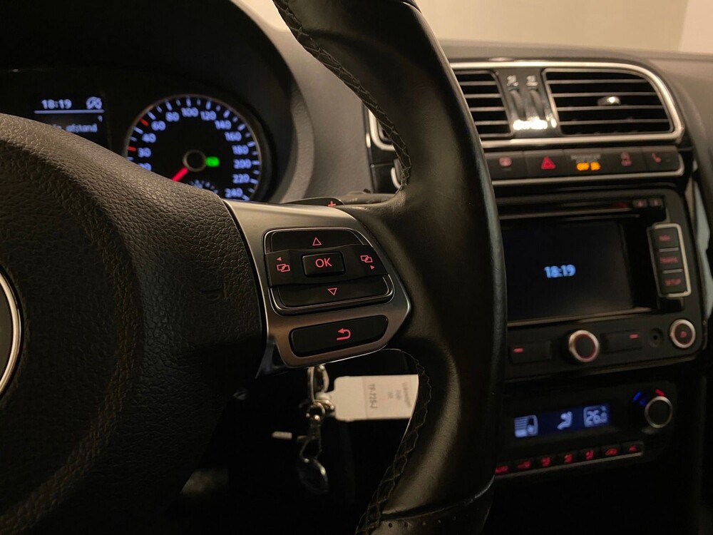 Volkswagen Polo TSI Blue GT 140pk 2013, TF-725-J