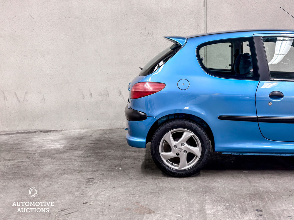 Peugeot 206 1.4 Gentry 75pk 2002 -Orig. NL-, 15-HT-PV