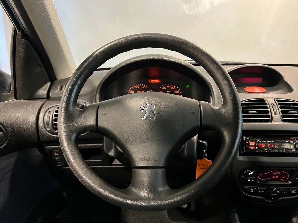 Peugeot 206 1.4 Gentry 75pk 2002 -Orig. NL-, 15-HT-PV