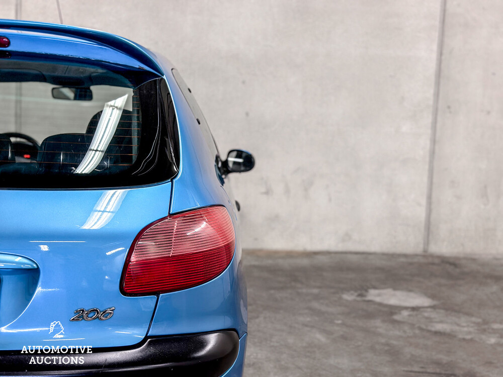 Peugeot 206 1.4 Gentry 75pk 2002 -Orig. NL-, 15-HT-PV