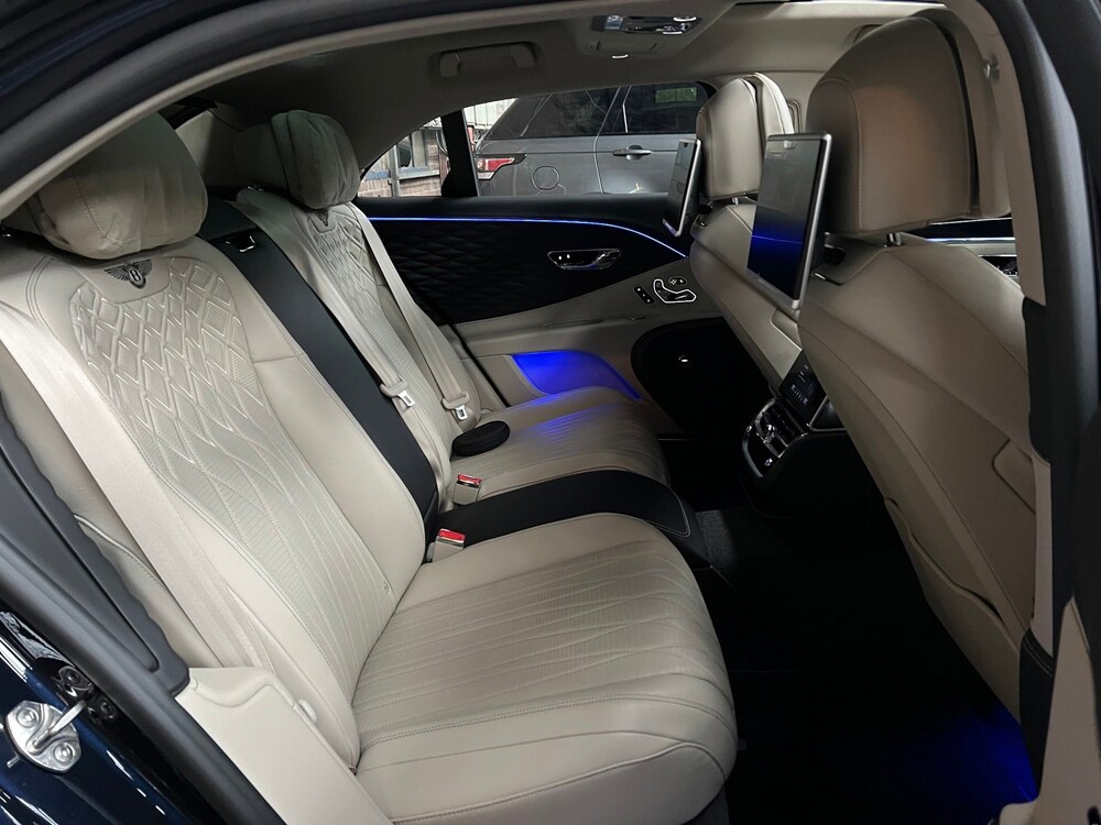 Bentley Flying Spur 6.0 W12 S 635PS Erstausgabe NEUES MODELL 2020 (ORIGINAL ENGLISCH), H-376-XF