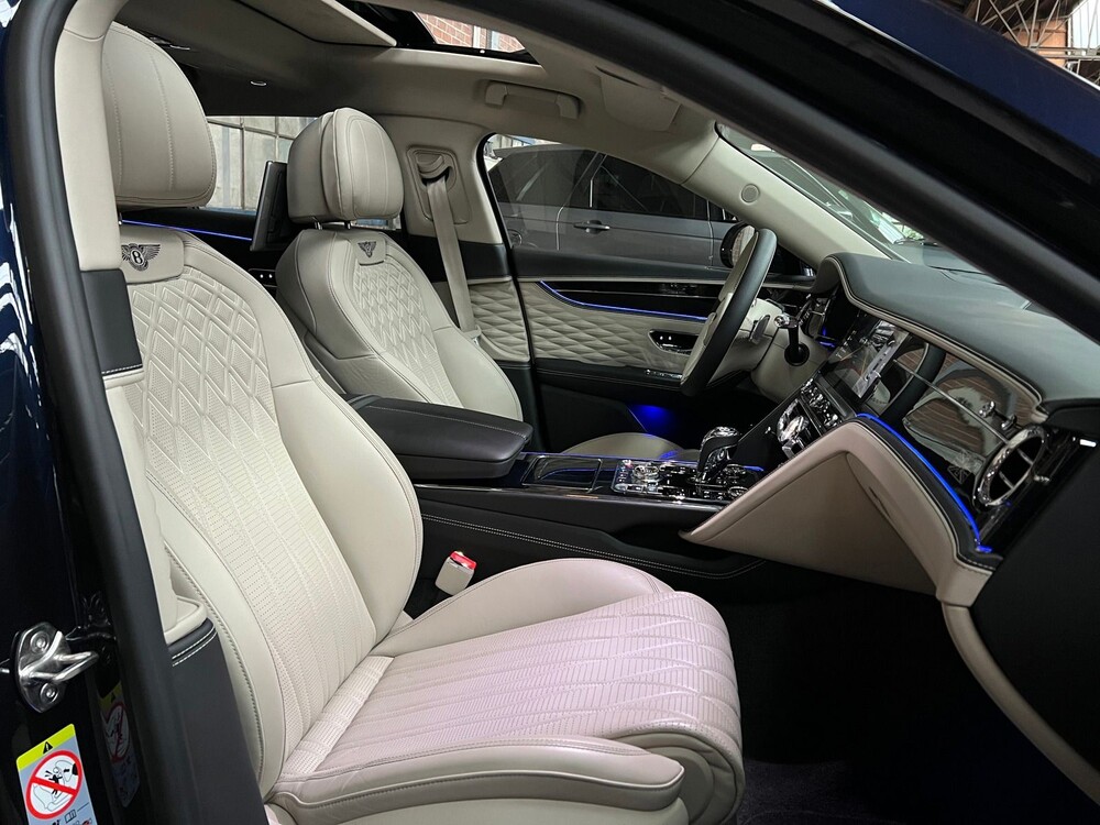 Bentley Flying Spur 6.0 W12 S 635PS Erstausgabe NEUES MODELL 2020 (ORIGINAL ENGLISCH), H-376-XF