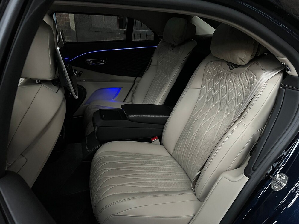 Bentley Flying Spur 6.0 W12 S 635PS Erstausgabe NEUES MODELL 2020 (ORIGINAL ENGLISCH), H-376-XF