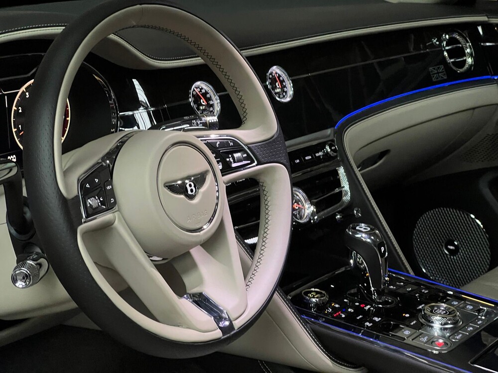 Bentley Flying Spur 6.0 W12 S 635PS Erstausgabe NEUES MODELL 2020 (ORIGINAL ENGLISCH), H-376-XF