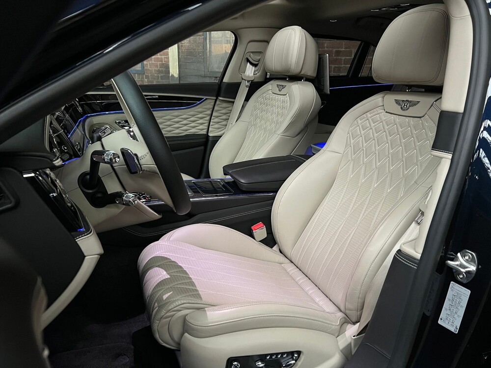 Bentley Flying Spur 6.0 W12 S 635PS Erstausgabe NEUES MODELL 2020 (ORIGINAL ENGLISCH), H-376-XF