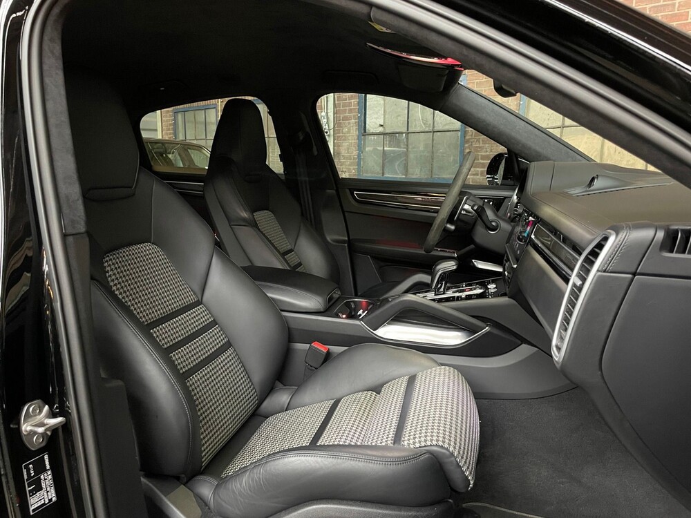 Porsche Cayenne Turbo 4.0 V8 Sport-Chrono CARBON-EDITION 549PS 2019, L-161-XJ