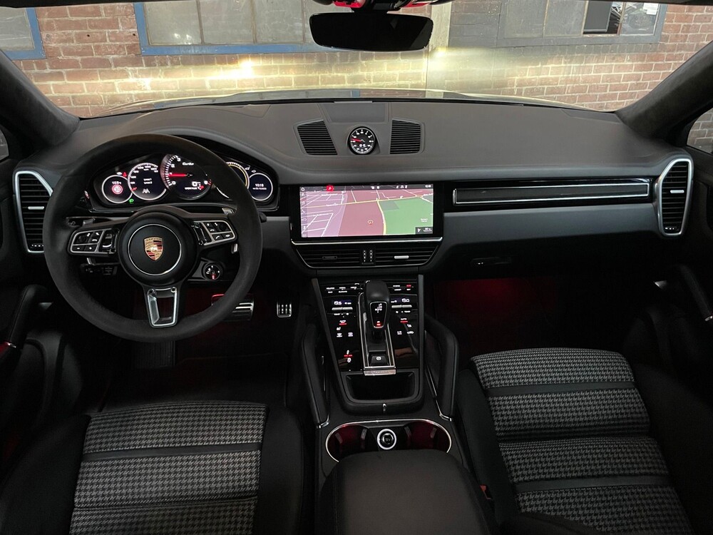 Porsche Cayenne Turbo 4.0 V8 Sport-Chrono CARBON-EDITION 549PS 2019, L-161-XJ