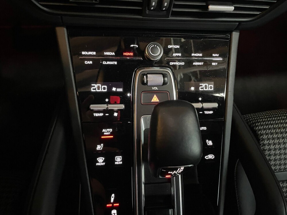 Porsche Cayenne Turbo 4.0 V8 Sport-Chrono CARBON-EDITION 549PS 2019, L-161-XJ