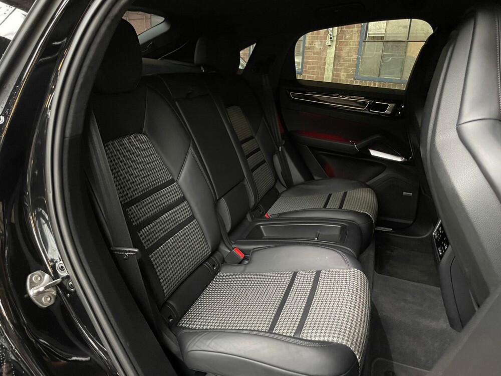 Porsche Cayenne Turbo 4.0 V8 Sport-Chrono CARBON-EDITION 549PS 2019, L-161-XJ