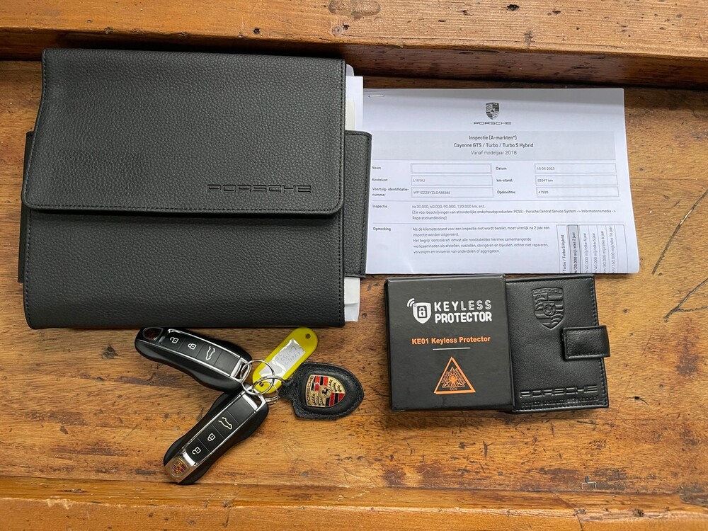 Porsche Cayenne Turbo 4.0 V8 Sport-Chrono CARBON-EDITION 549PS 2019, L-161-XJ