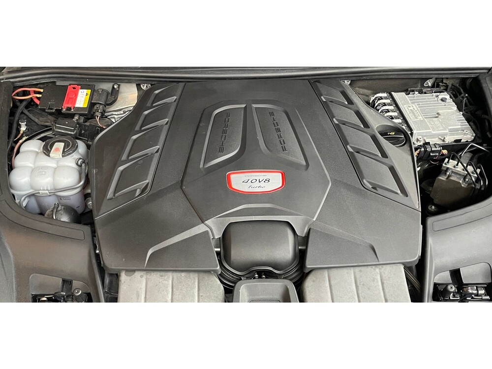 Porsche Cayenne Turbo 4.0 V8 Sport-Chrono CARBON-EDITION 549PS 2019, L-161-XJ