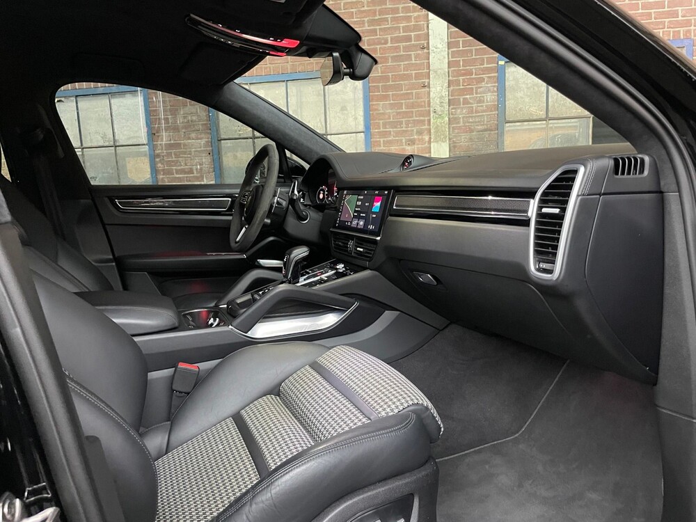 Porsche Cayenne Turbo 4.0 V8 Sport-Chrono CARBON-EDITION 549PS 2019, L-161-XJ