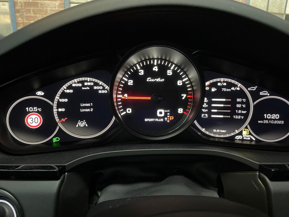 Porsche Cayenne Turbo 4.0 V8 Sport-Chrono CARBON-EDITION 549PS 2019, L-161-XJ