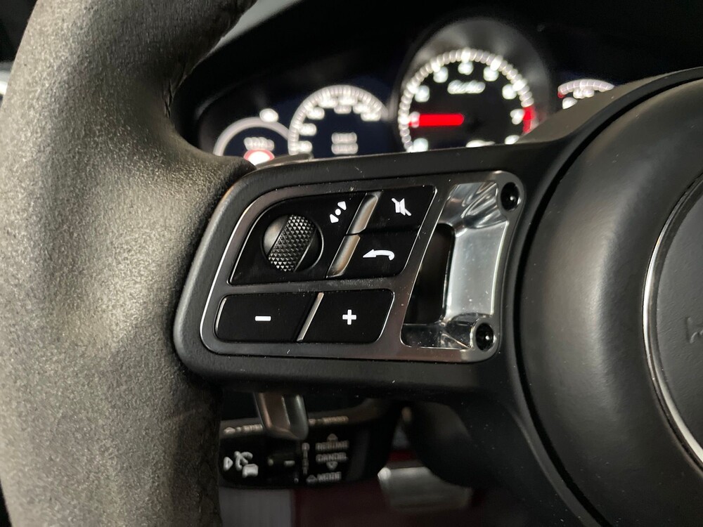 Porsche Cayenne Turbo 4.0 V8 Sport-Chrono CARBON-EDITION 549PS 2019, L-161-XJ